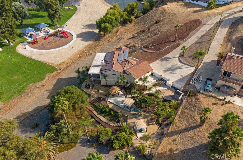 22032 W San Joaquin Drive, Canyon Lake, CA 92587 — photo 5