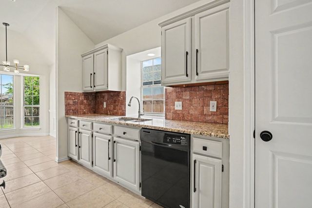 6017 Hilltop Drive, Watauga, TX 76148