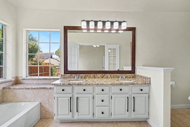 6017 Hilltop Drive, Watauga, TX 76148