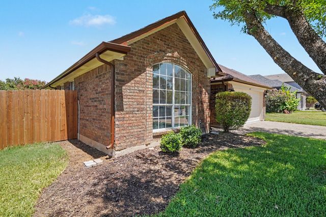 6017 Hilltop Drive, Watauga, TX 76148
