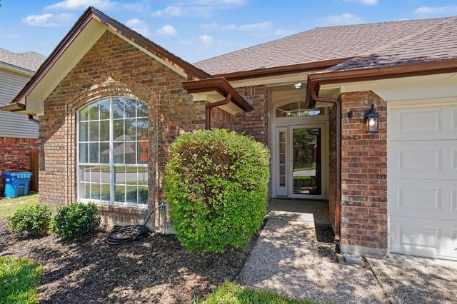 6017 Hilltop Drive, Watauga, TX 76148
