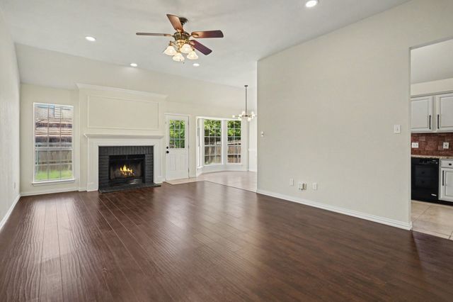 6017 Hilltop Drive, Watauga, TX 76148
