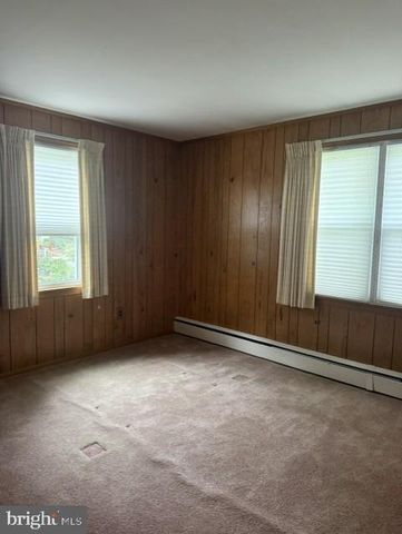 821 KENYON LN, Newark, DE 19711