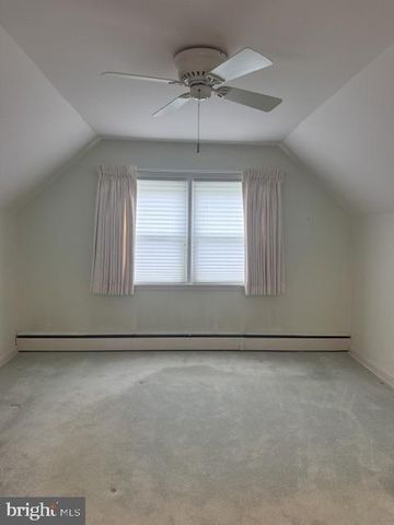 821 KENYON LN, Newark, DE 19711