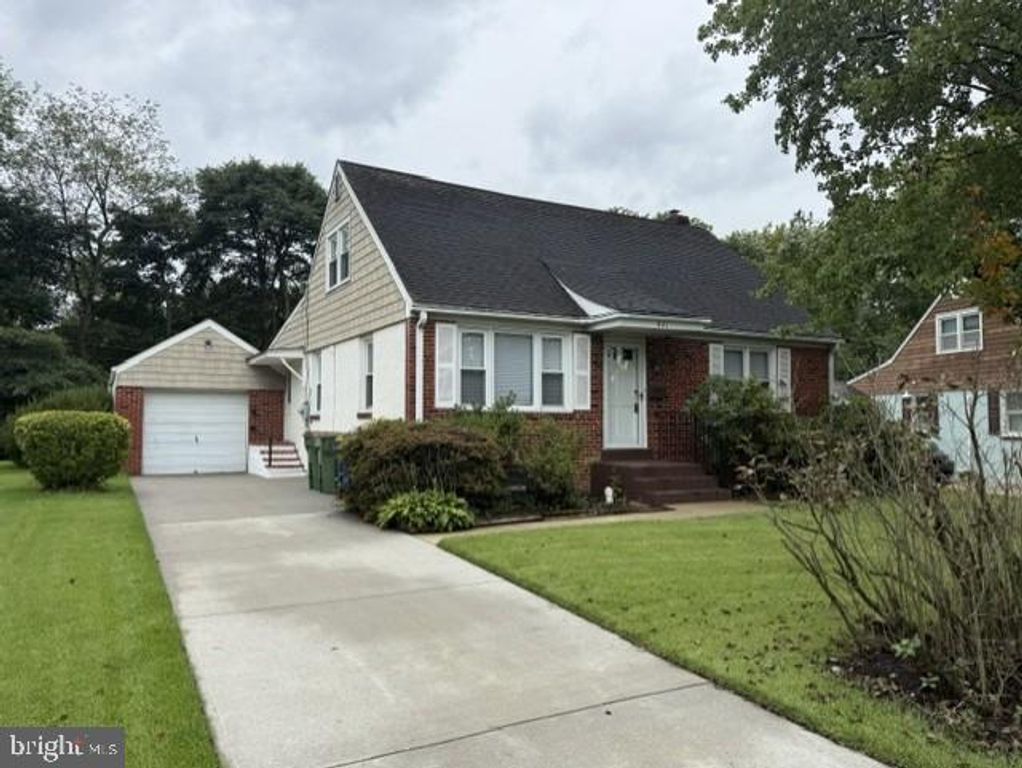 821 KENYON LN, Newark, DE 19711