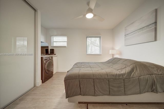 1568 Pennsylvania 325 325, Miami Beach, FL 33139