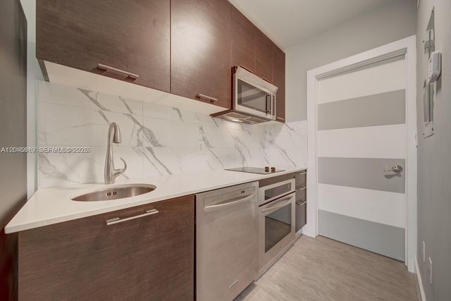 1568 Pennsylvania 325 325, Miami Beach, FL 33139