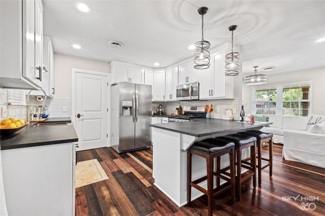 1004 NE 2nd Street, Bentonville, AR 72712