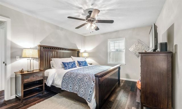 1004 NE 2nd Street, Bentonville, AR 72712