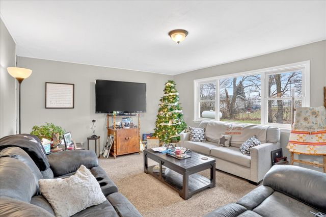 1958 W Grapevine Drive, Ozark, MO 65721