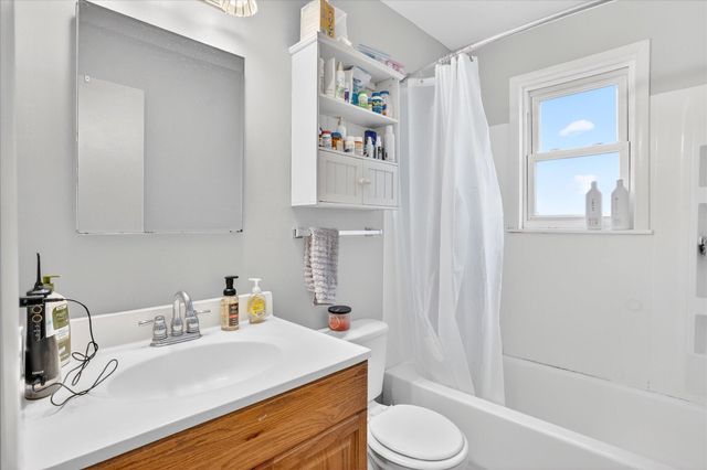 1958 W Grapevine Drive, Ozark, MO 65721