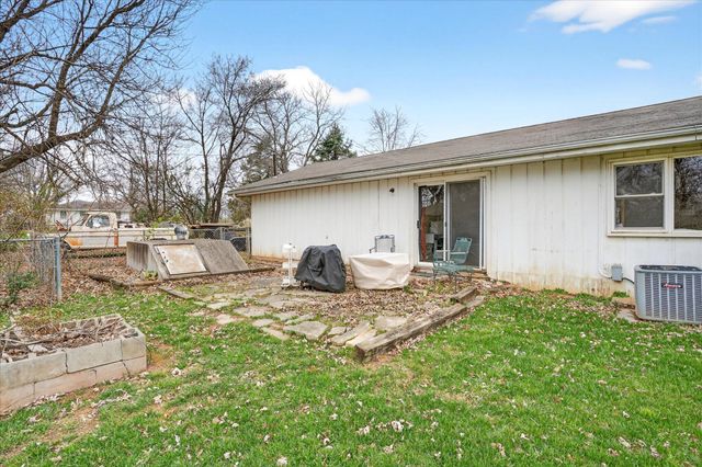 1958 W Grapevine Drive, Ozark, MO 65721