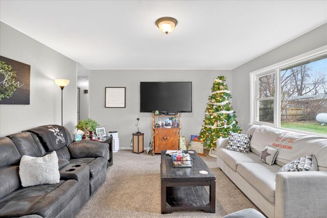 1958 W Grapevine Drive, Ozark, MO 65721