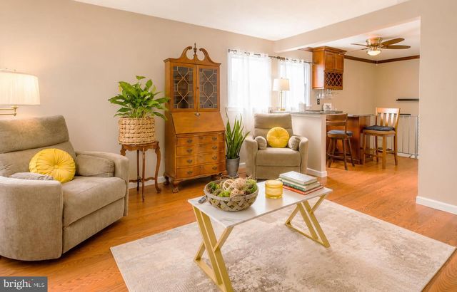 410 LARCHMONT DR, Delanco, NJ 08075