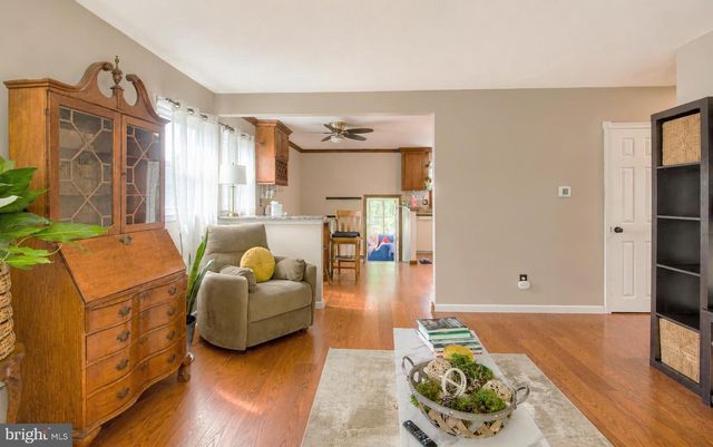 410 LARCHMONT DR, Delanco, NJ 08075