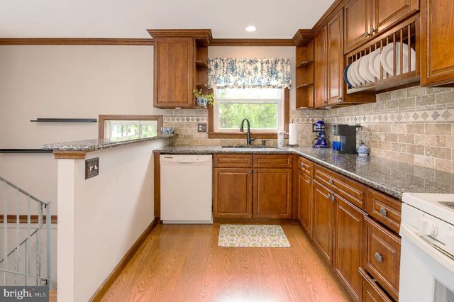 410 LARCHMONT DR, Delanco, NJ 08075