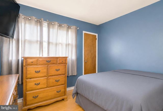 410 LARCHMONT DR, Delanco, NJ 08075
