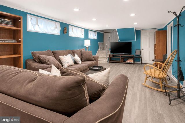 410 LARCHMONT DR, Delanco, NJ 08075