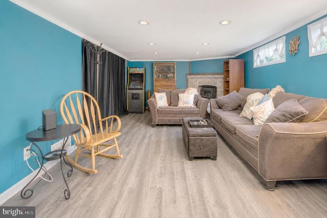 410 LARCHMONT DR, Delanco, NJ 08075
