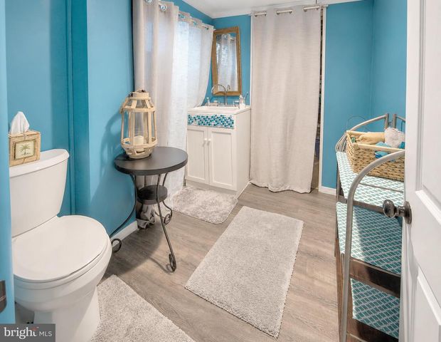 410 LARCHMONT DR, Delanco, NJ 08075