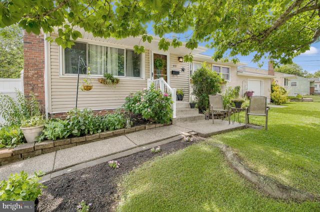 410 LARCHMONT DR, Delanco, NJ 08075