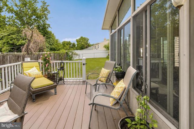 410 LARCHMONT DR, Delanco, NJ 08075