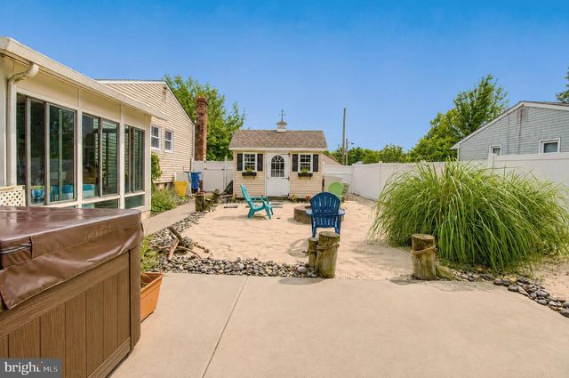 410 LARCHMONT DR, Delanco, NJ 08075