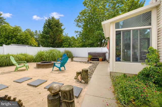 410 LARCHMONT DR, Delanco, NJ 08075
