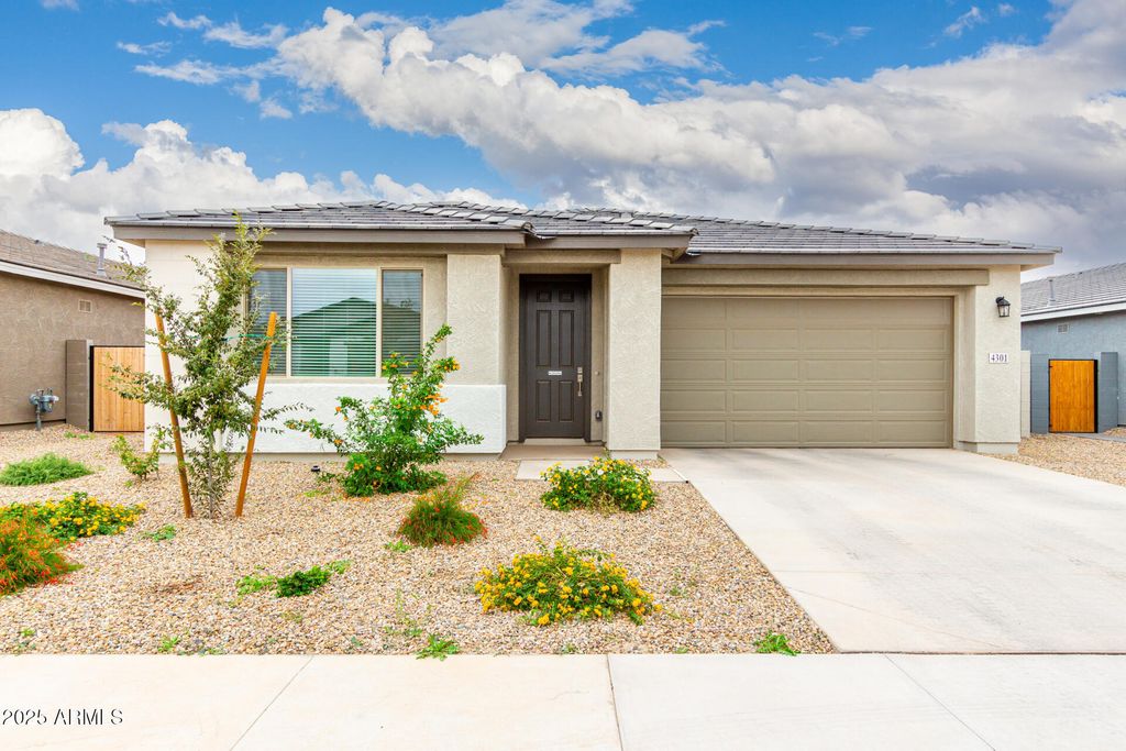4301 E BRADFORD Avenue, San Tan Valley, AZ 85143