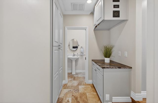 2821 Scandia Way, Carmichael, CA 95608