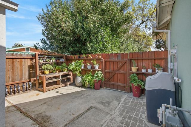 2821 Scandia Way, Carmichael, CA 95608