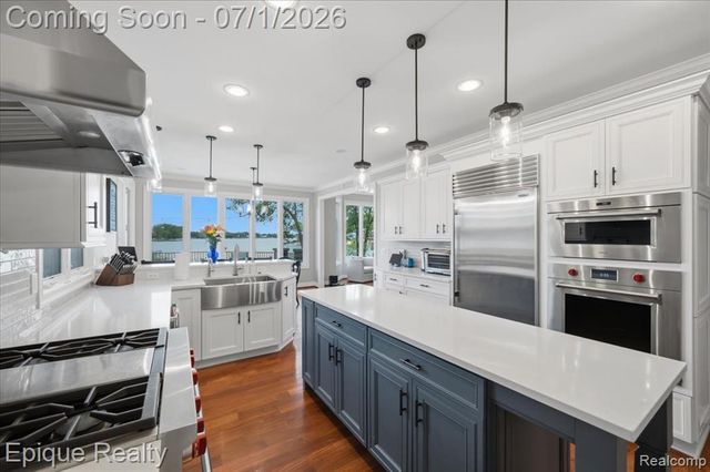 4312 Sashabaw Road, Waterford, MI 48329