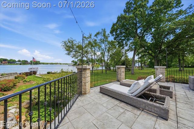 4312 Sashabaw Road, Waterford, MI 48329
