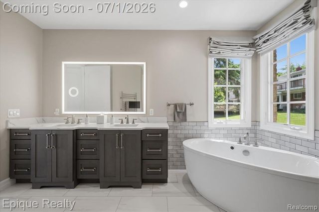 4312 Sashabaw Road, Waterford, MI 48329