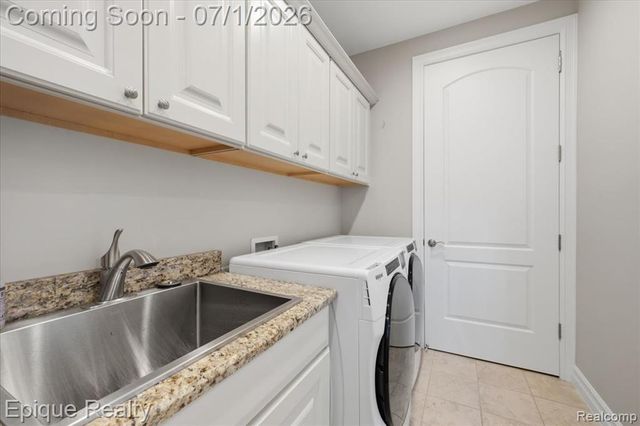 4312 Sashabaw Road, Waterford, MI 48329