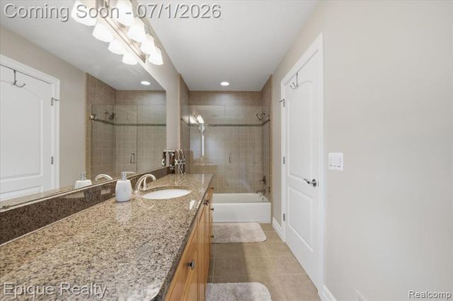 4312 Sashabaw Road, Waterford, MI 48329