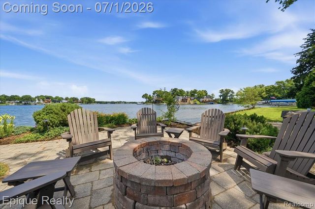 4312 Sashabaw Road, Waterford, MI 48329