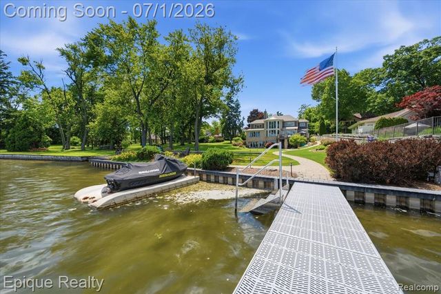 4312 Sashabaw Road, Waterford, MI 48329