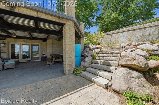4312 Sashabaw Road, Waterford, MI 48329