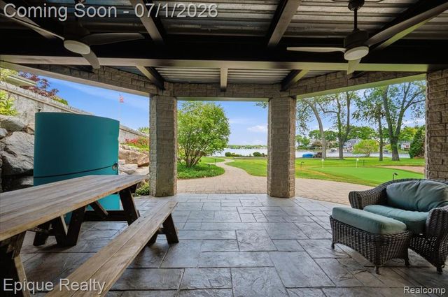 4312 Sashabaw Road, Waterford, MI 48329