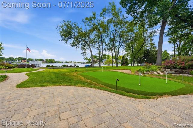 4312 Sashabaw Road, Waterford, MI 48329