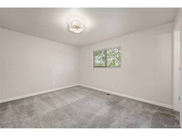 5762 Colby Ct, Fort Collins, CO 80525