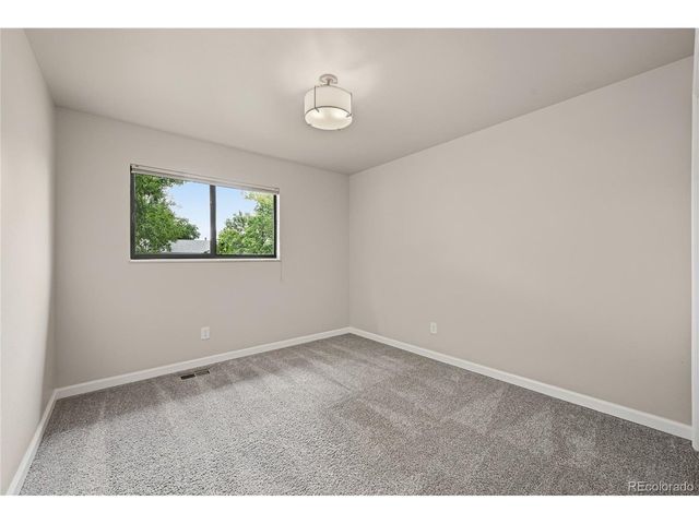 5762 Colby Ct, Fort Collins, CO 80525