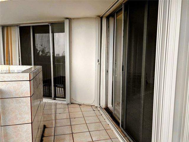 1300 NE Miami Gardens Drive 1001E, Miami, FL 33179