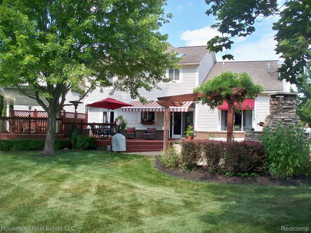 2933 Augusta Drive, Commerce Charter Township, MI 48382