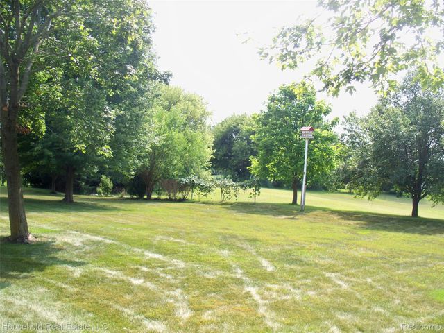 2933 Augusta Drive, Commerce Charter Township, MI 48382