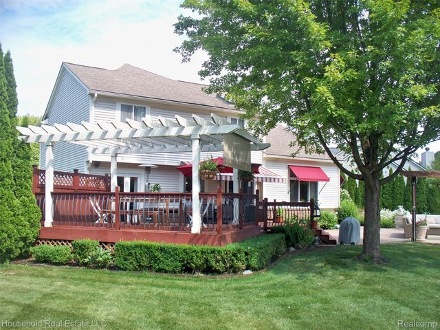 2933 Augusta Drive, Commerce Charter Township, MI 48382