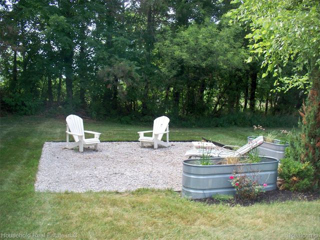 2933 Augusta Drive, Commerce Charter Township, MI 48382