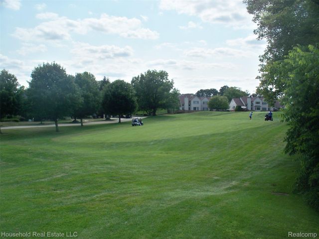 2933 Augusta Drive, Commerce Charter Township, MI 48382