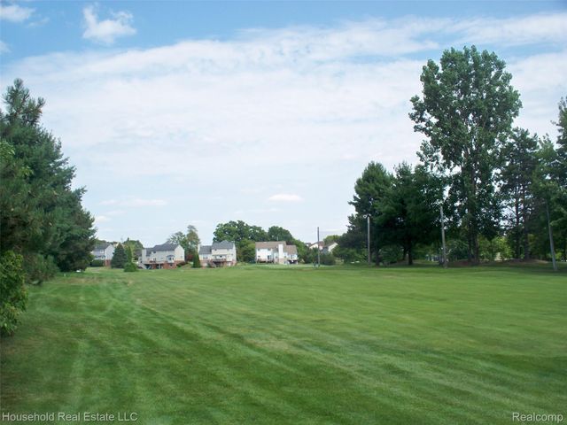 2933 Augusta Drive, Commerce Charter Township, MI 48382